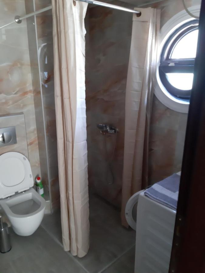 Kosmos Service Center 1 With Additional Cost Parking Apartment