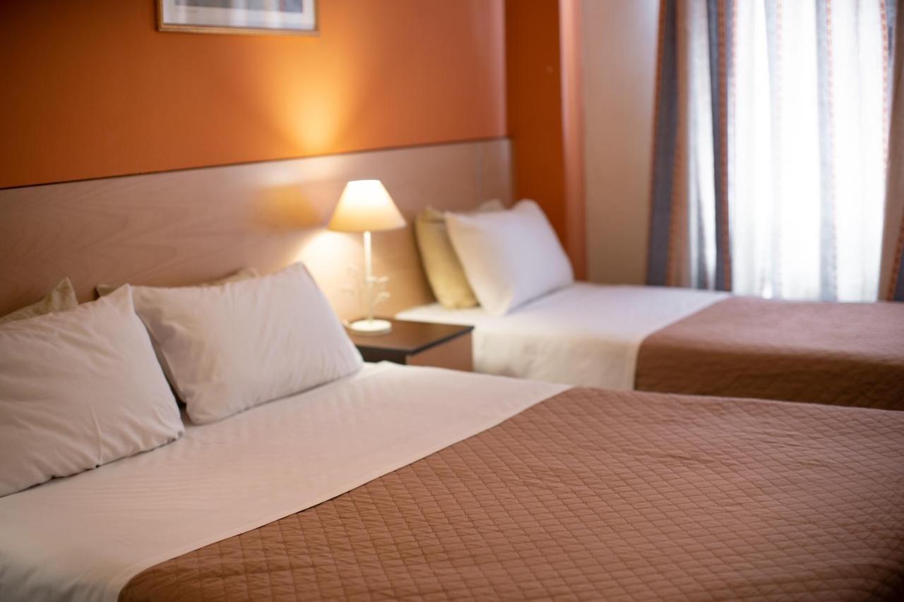 Alexandria Hotel *