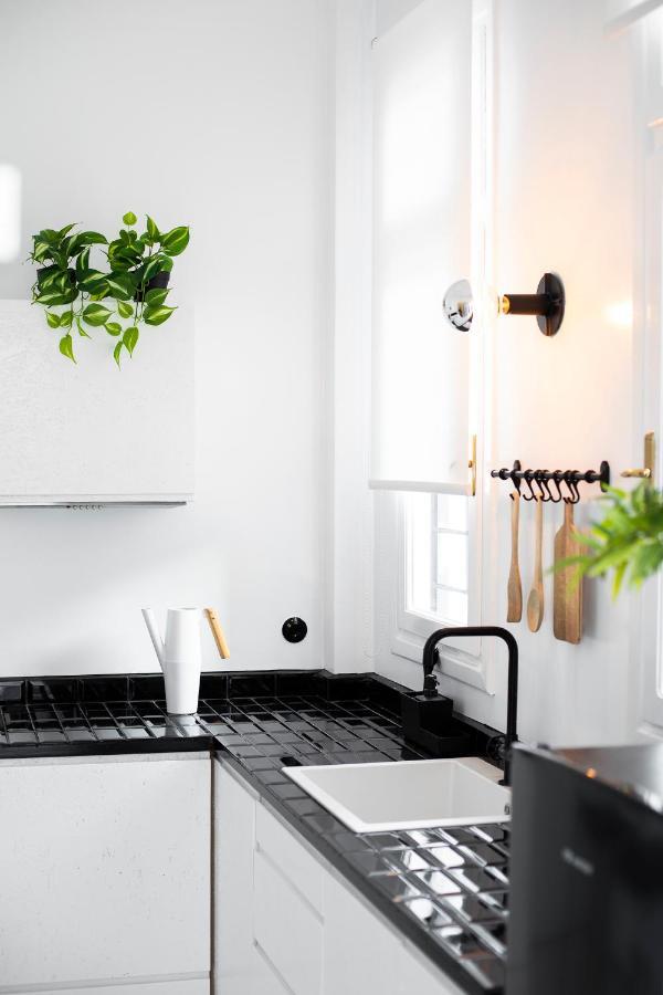 Trilogy Black Apartment Thessaloniki