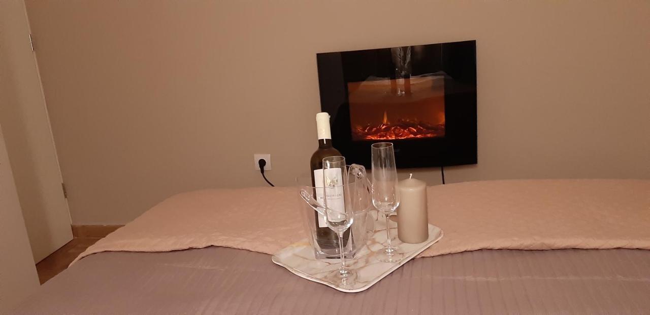 77 νικη Apartment *
