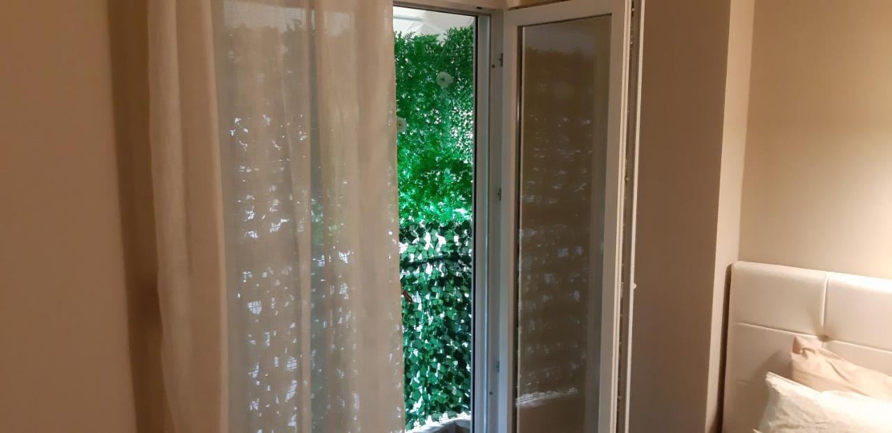Apartment 77 νικη