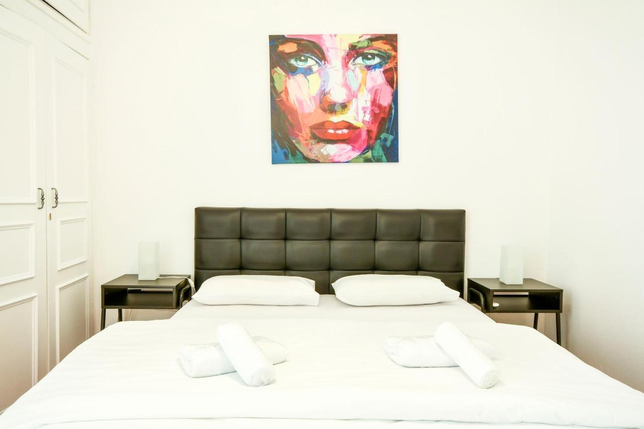 Apartment Center *