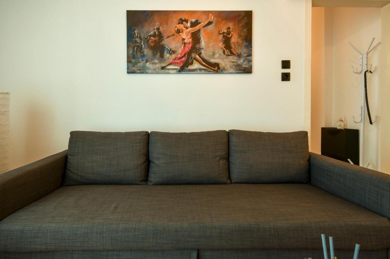 Center Apartment *