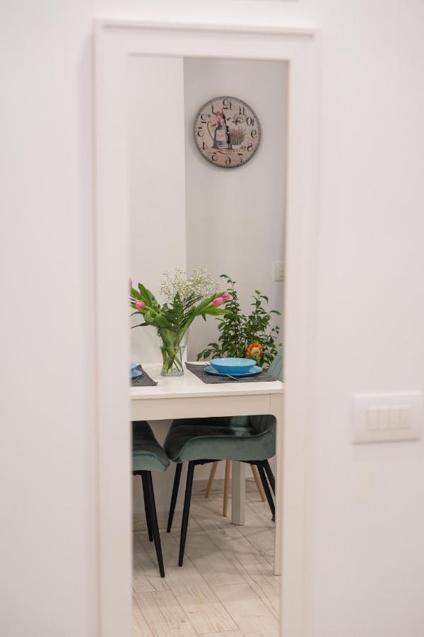 Apartment West Walls Sea View Studio A3 *
