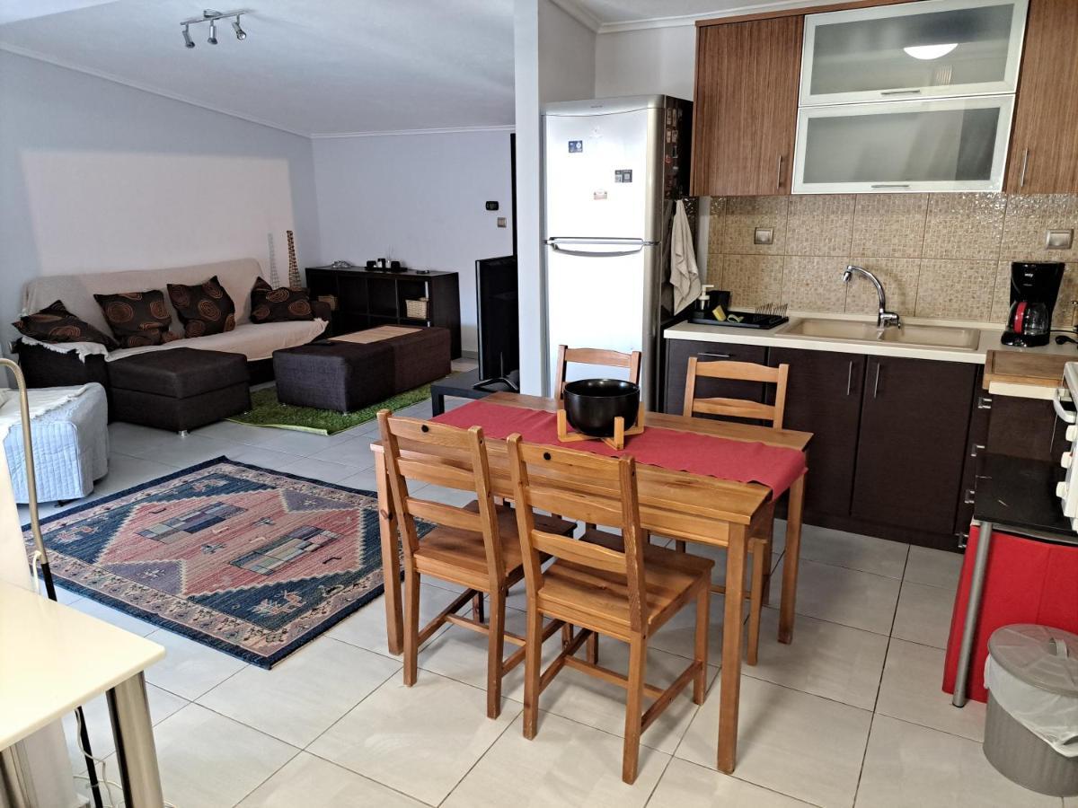 όμορφο διαμέρισμα- σοφίτα με υπέροχη θεα Apartamento