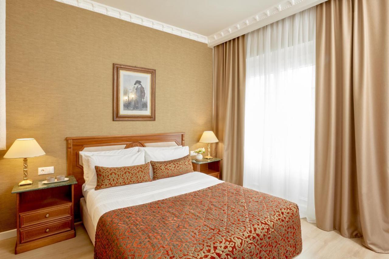 Grand Palace Hotel
