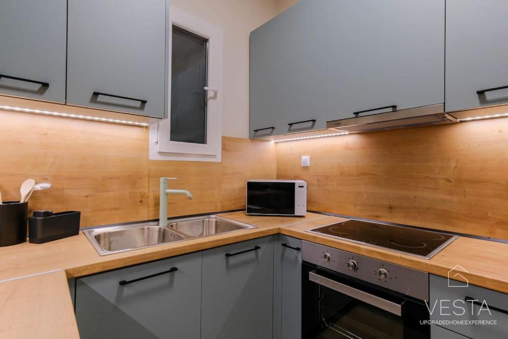 Roselyn 3-bdrm Central Suite, Vesta Philoxenia Apartment *