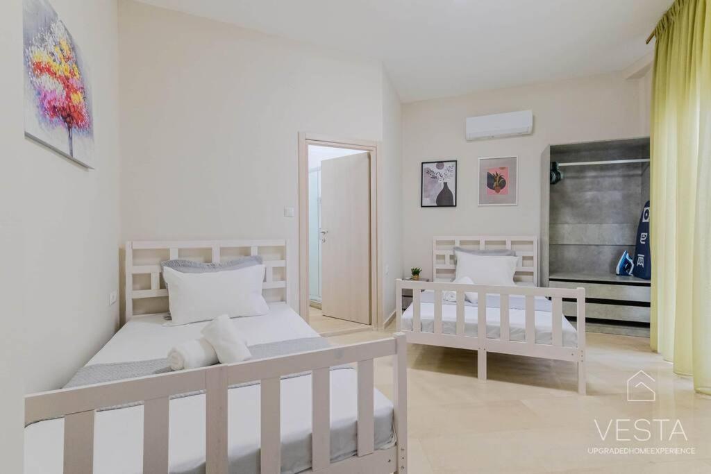 Roselyn 3-bdrm Central Suite, Vesta Philoxenia Apartment *