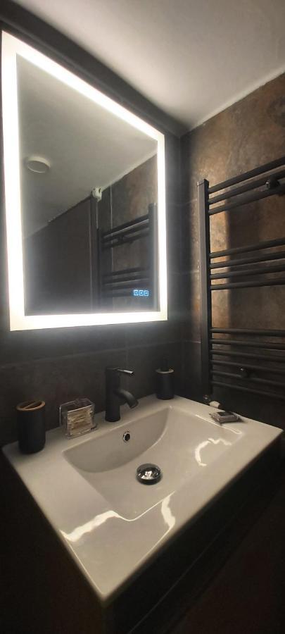 Sky Nomads Apartment