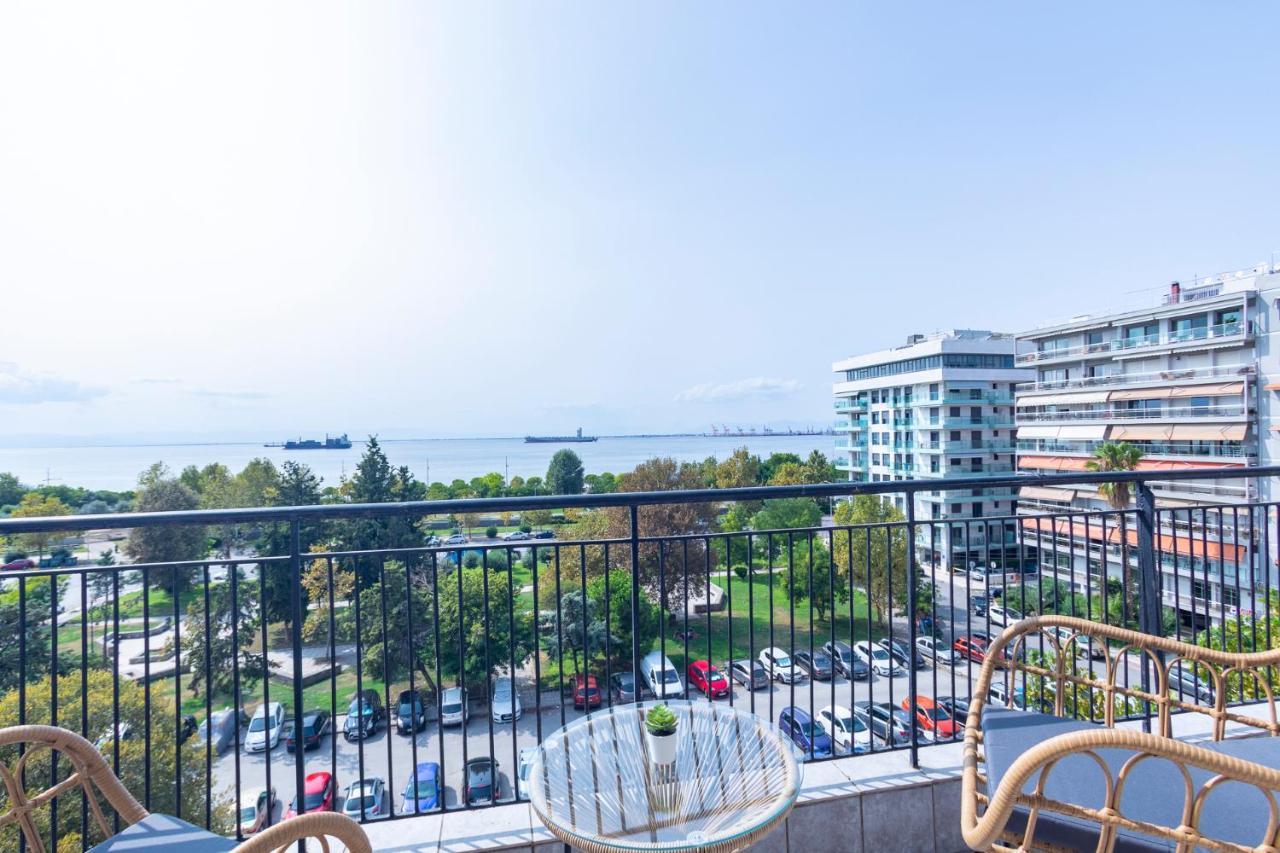 Houseloft Seaside Getaway Apartment