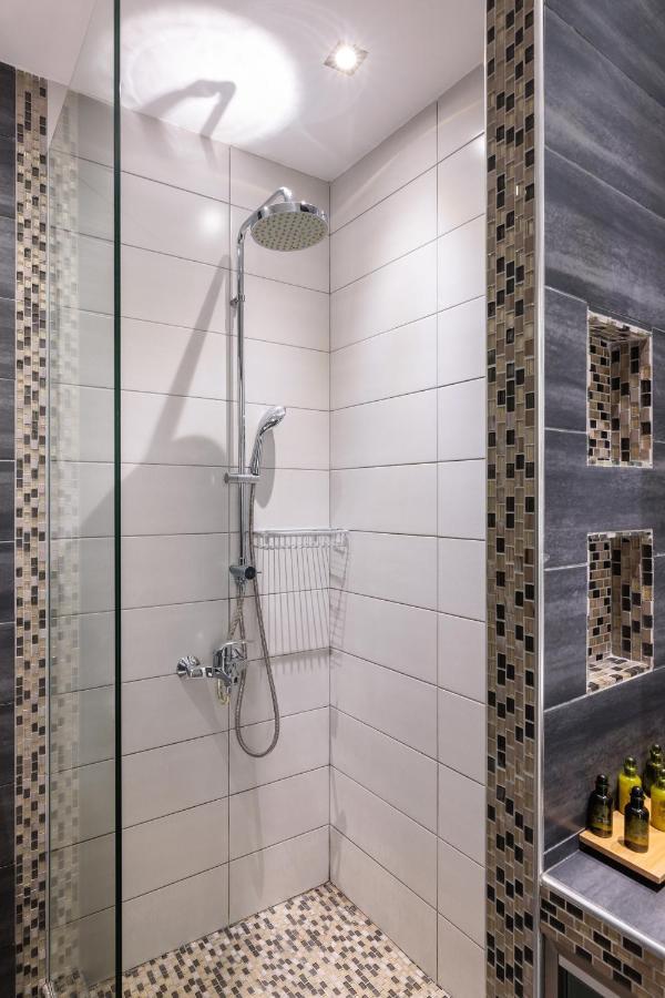 Penthouse No7 - #tif Helexpo * Thessaloniki