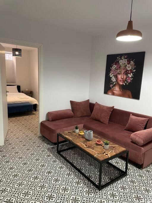 Apartment Family With Private Yard Next To Agios Dimitrios Church Thessaloniki