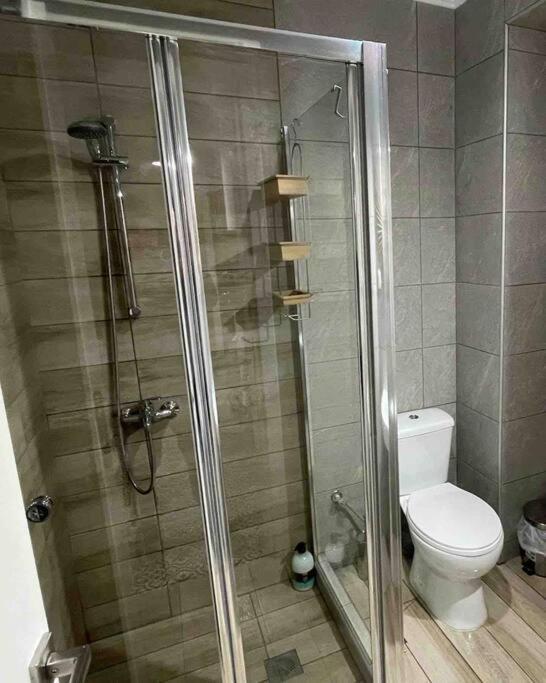 Apartment Family With Private Yard Next To Agios Dimitrios Church *