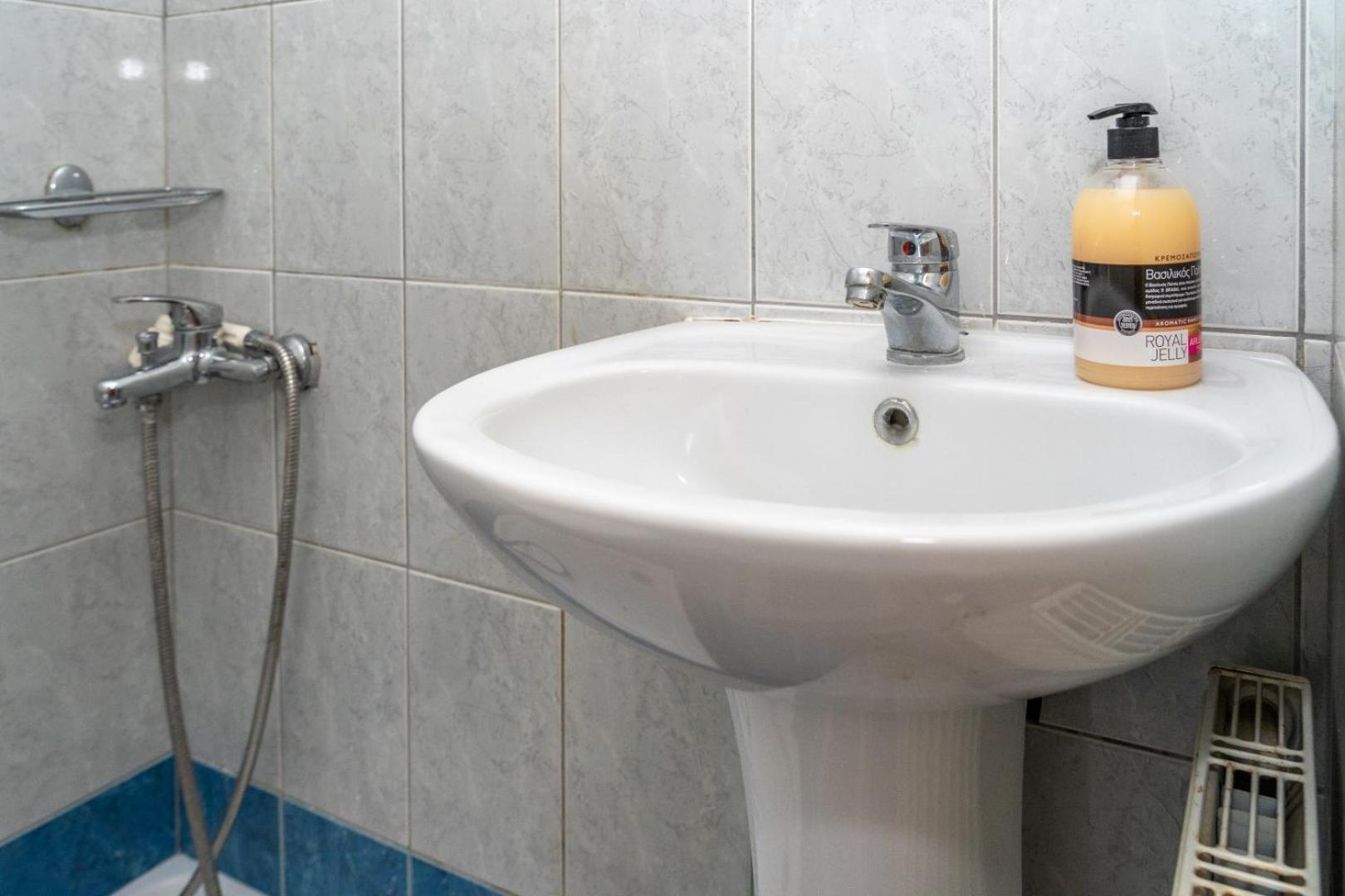 Apartment Kosmos Service Beautiful 3 With Additional Cost Parking Thessaloniki