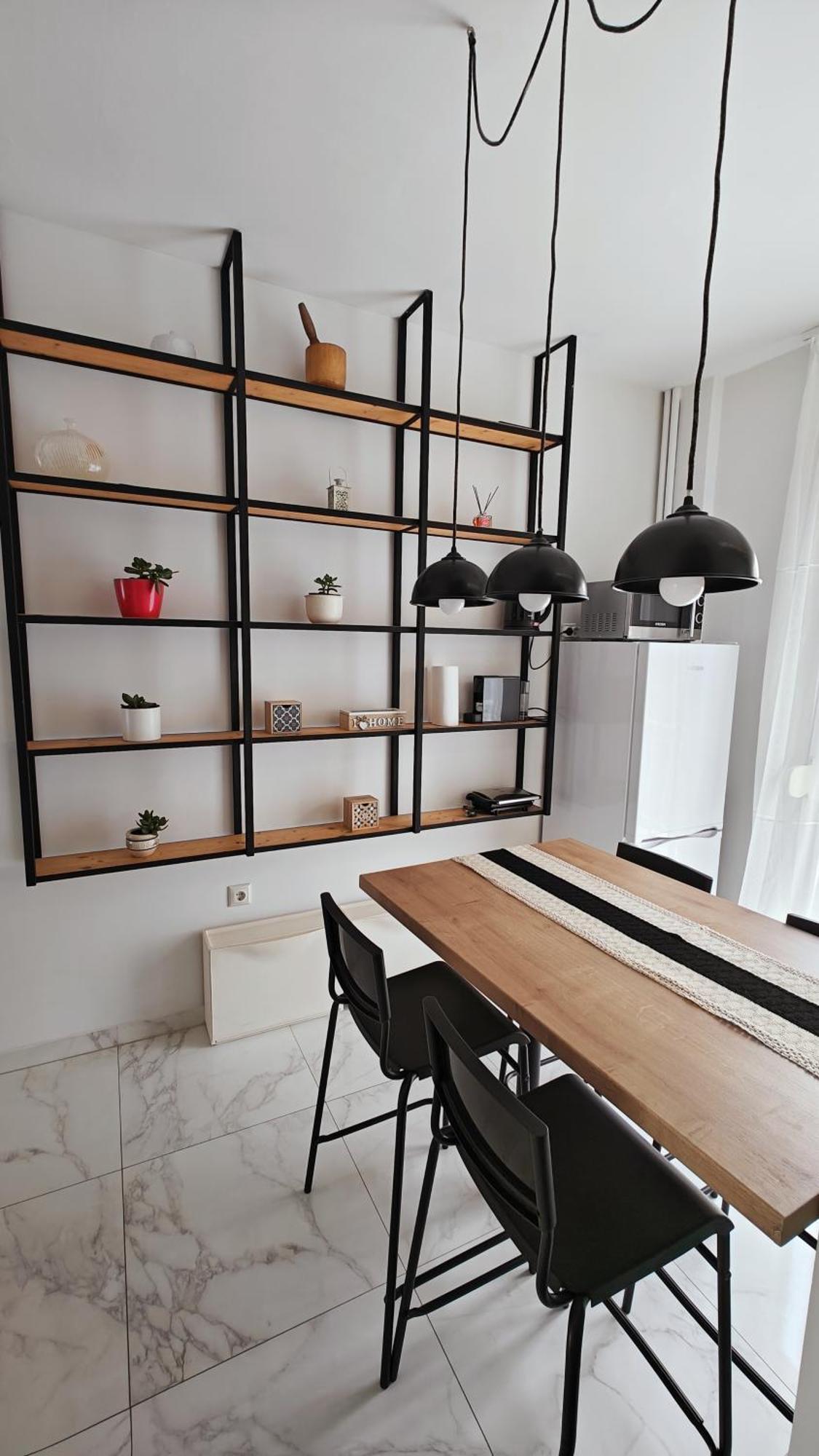 Think Home, Exploring The Center Of Apartment *