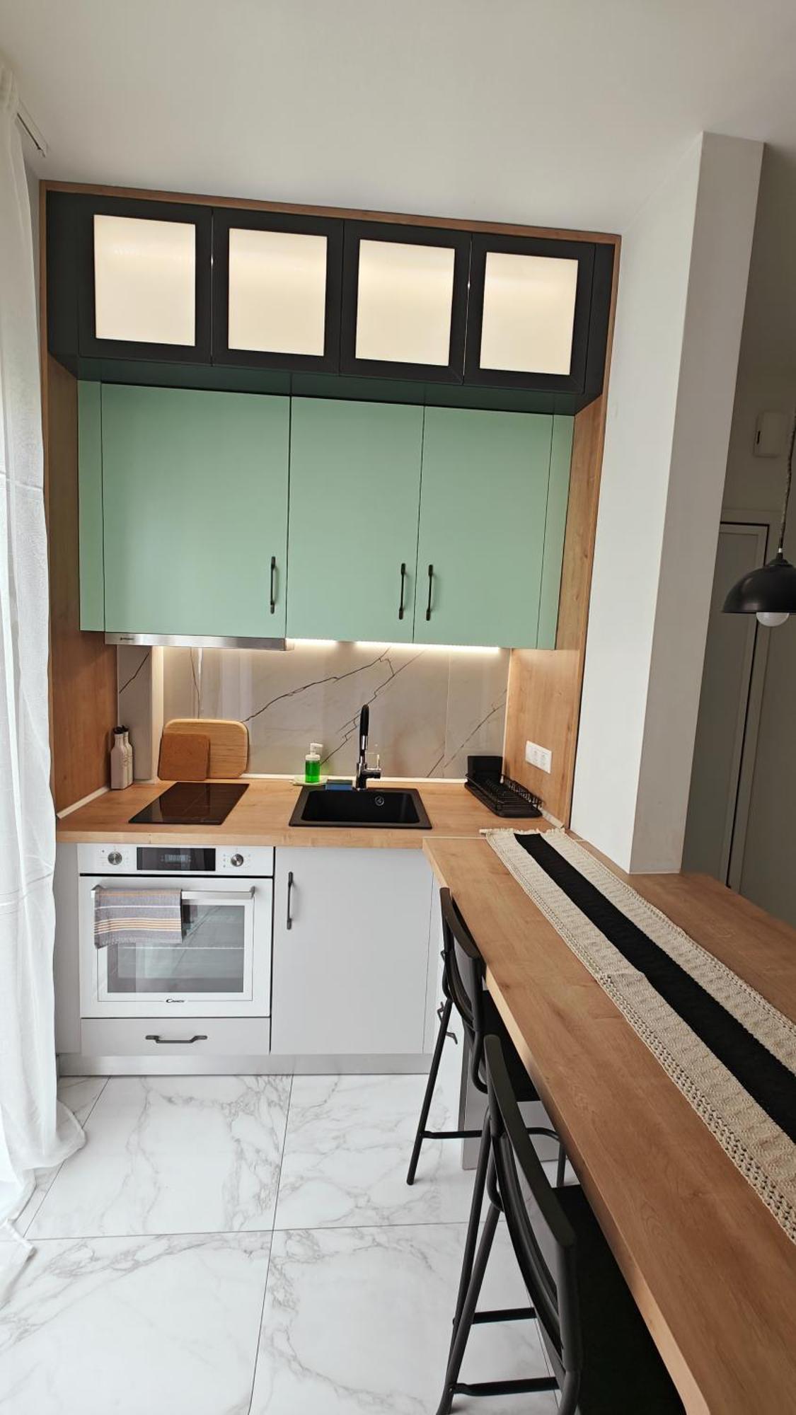 Apartment Think Home, Exploring The Center Of