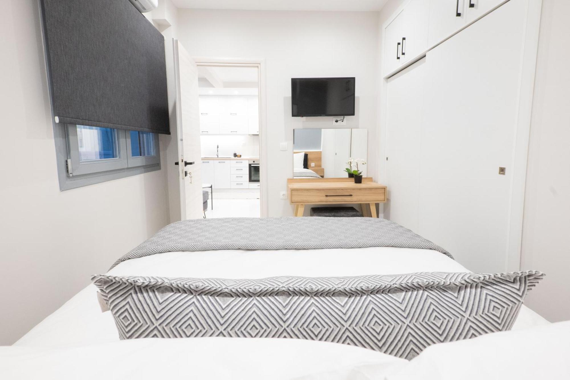 Apartment F & B Collection - Center Hidden Gem