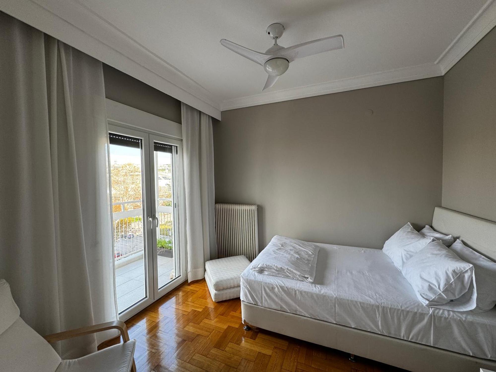 Promenade Apartment *