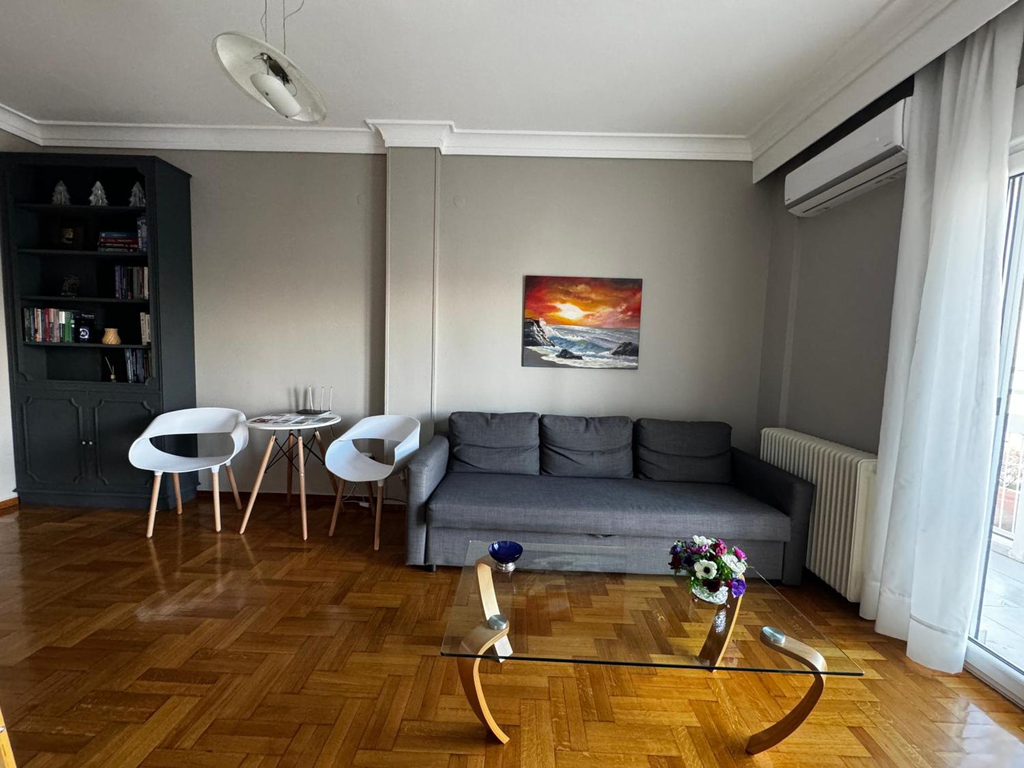 Promenade Apartment *