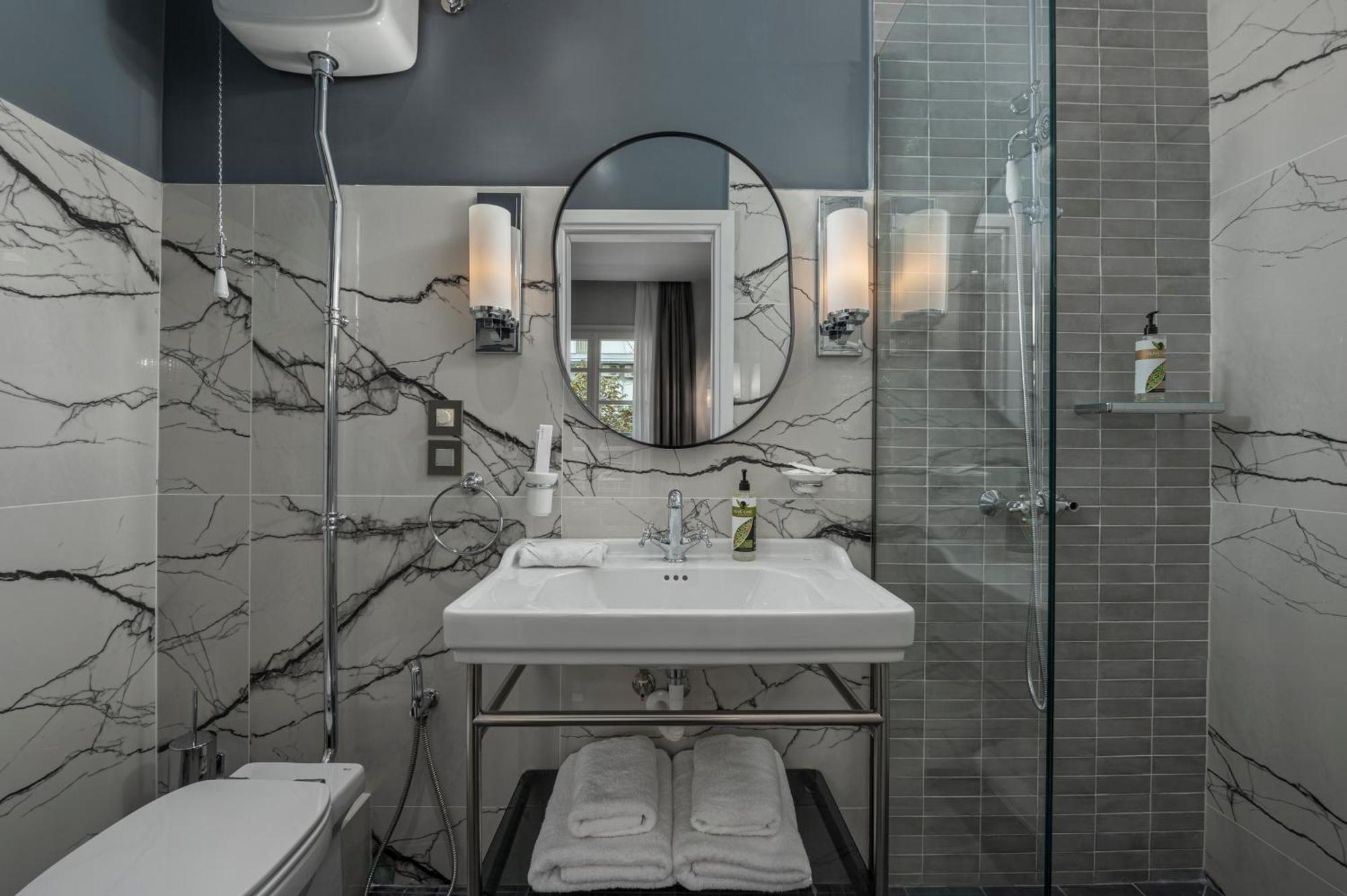 No 39 Svolou Apartment