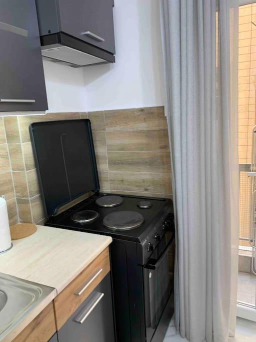 Lux , 3 Full Extra , Center Thessaloniki