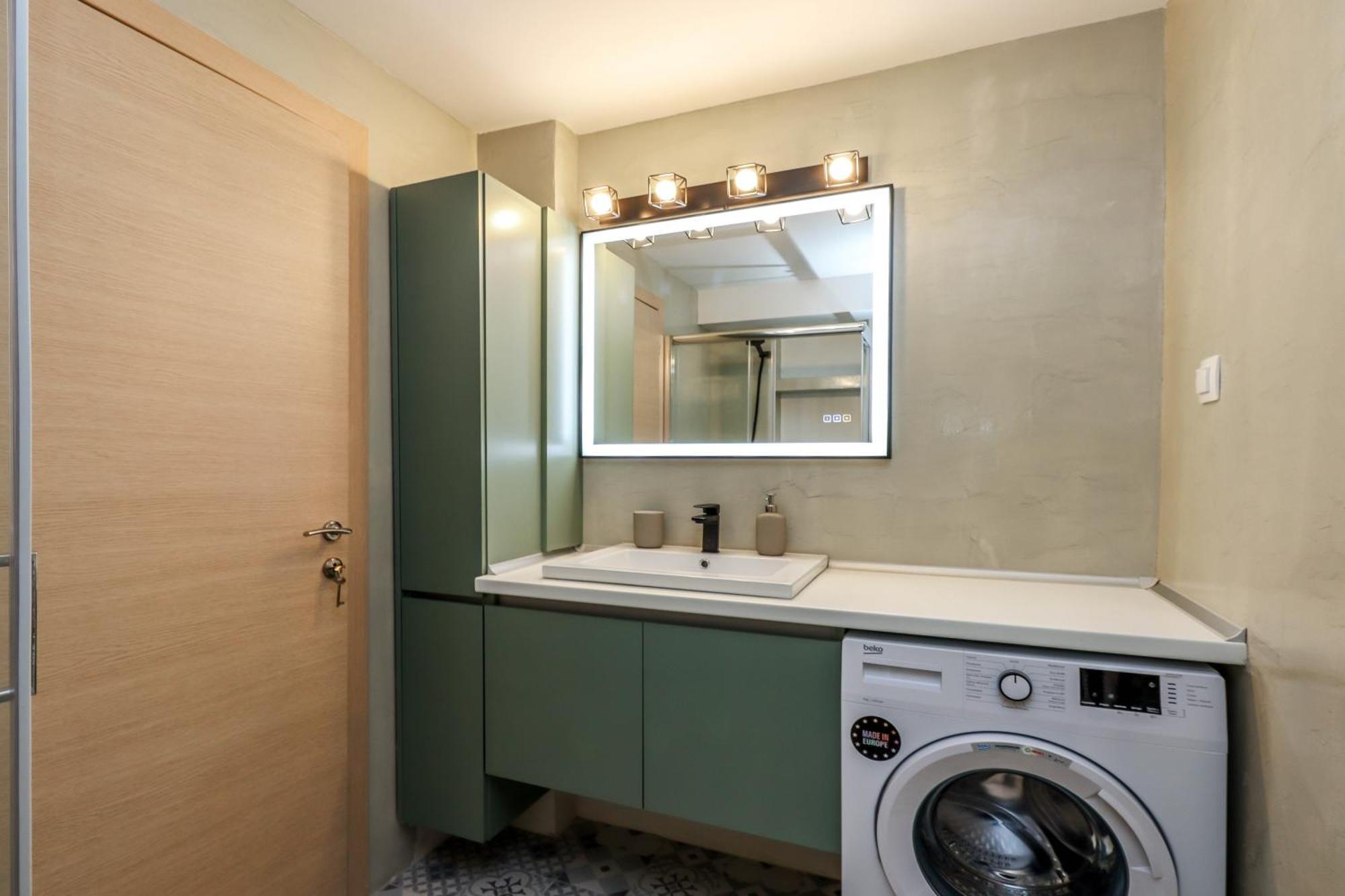 Click Memory And Loft Next To Center Apartment *