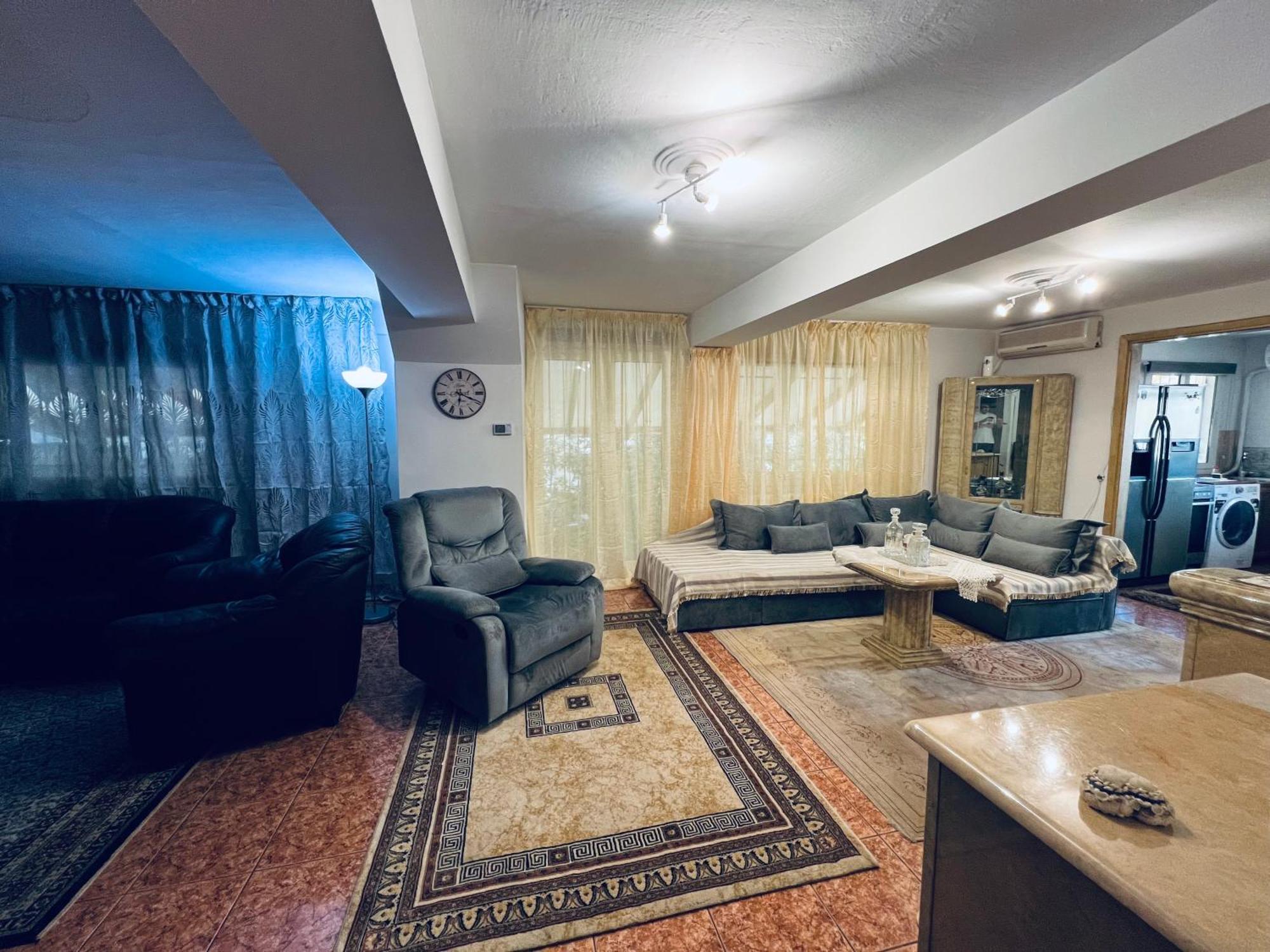 Apartment Queen Olgas Street *