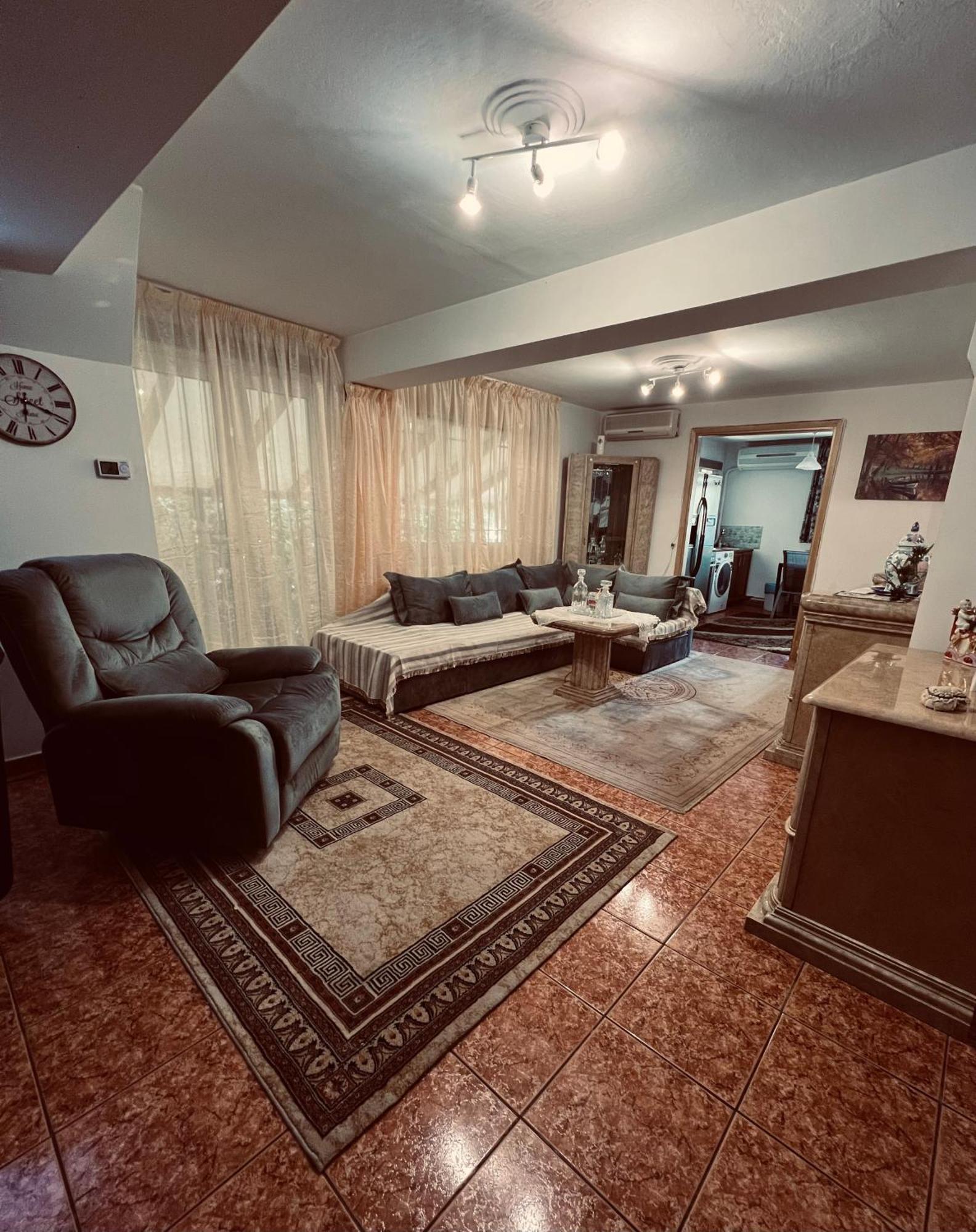 Queen Olgas Street Apartment *