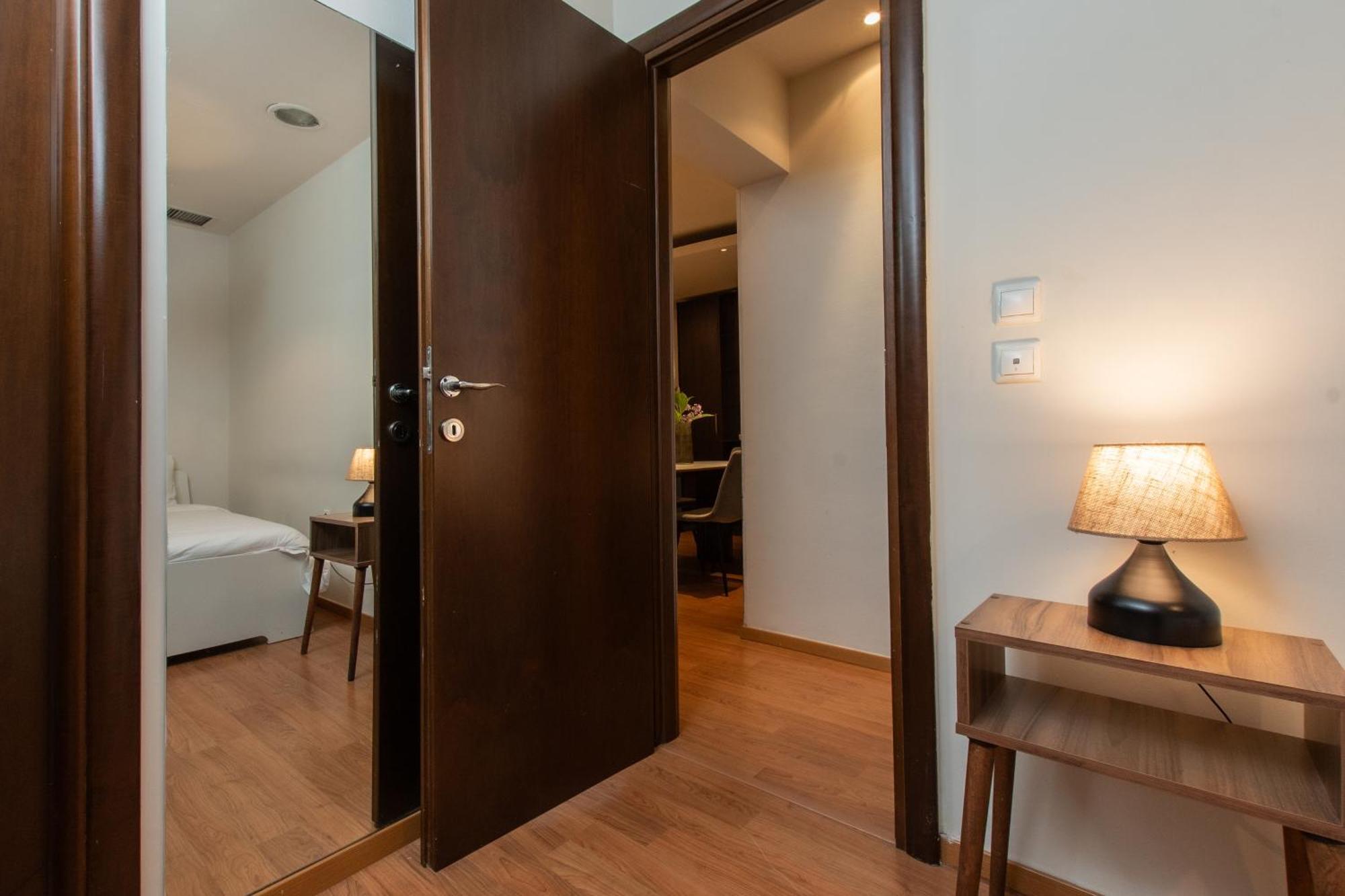 Houseloft Cosmopolitan Comfort *