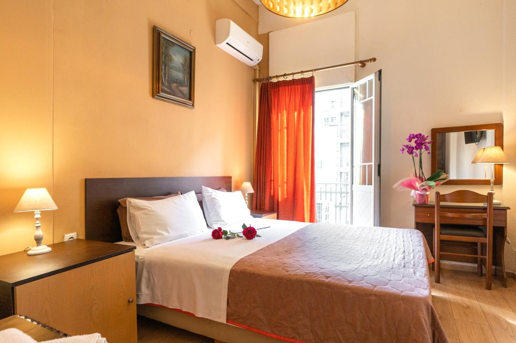 Alexandria Hotel *