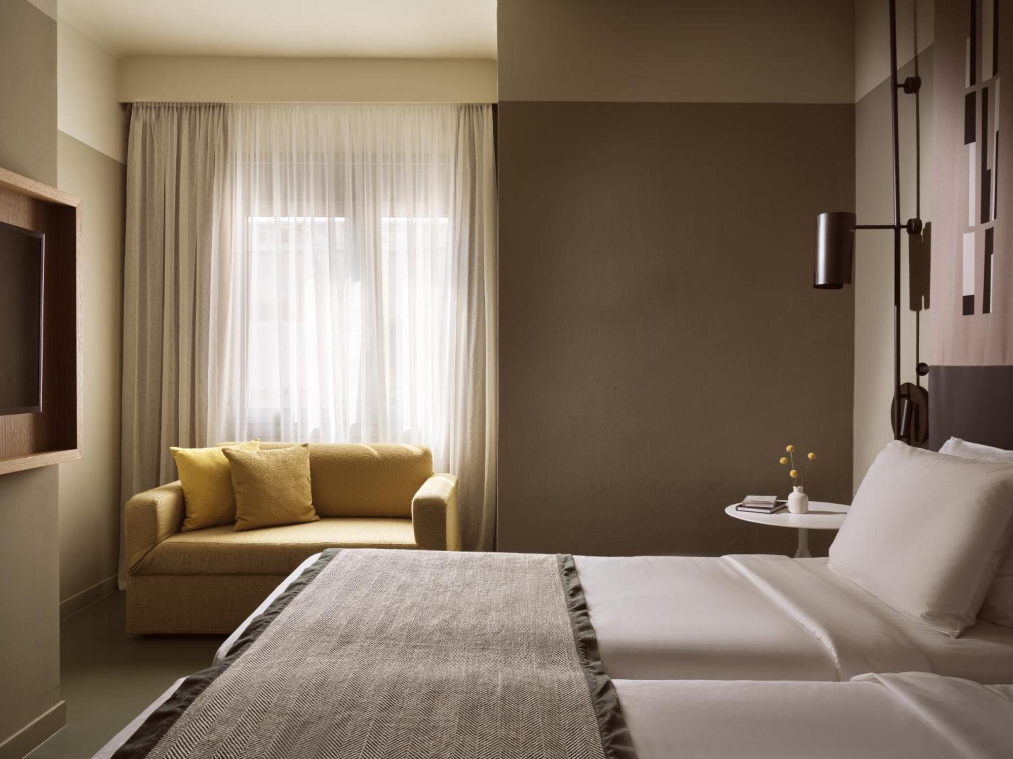 City Hotel