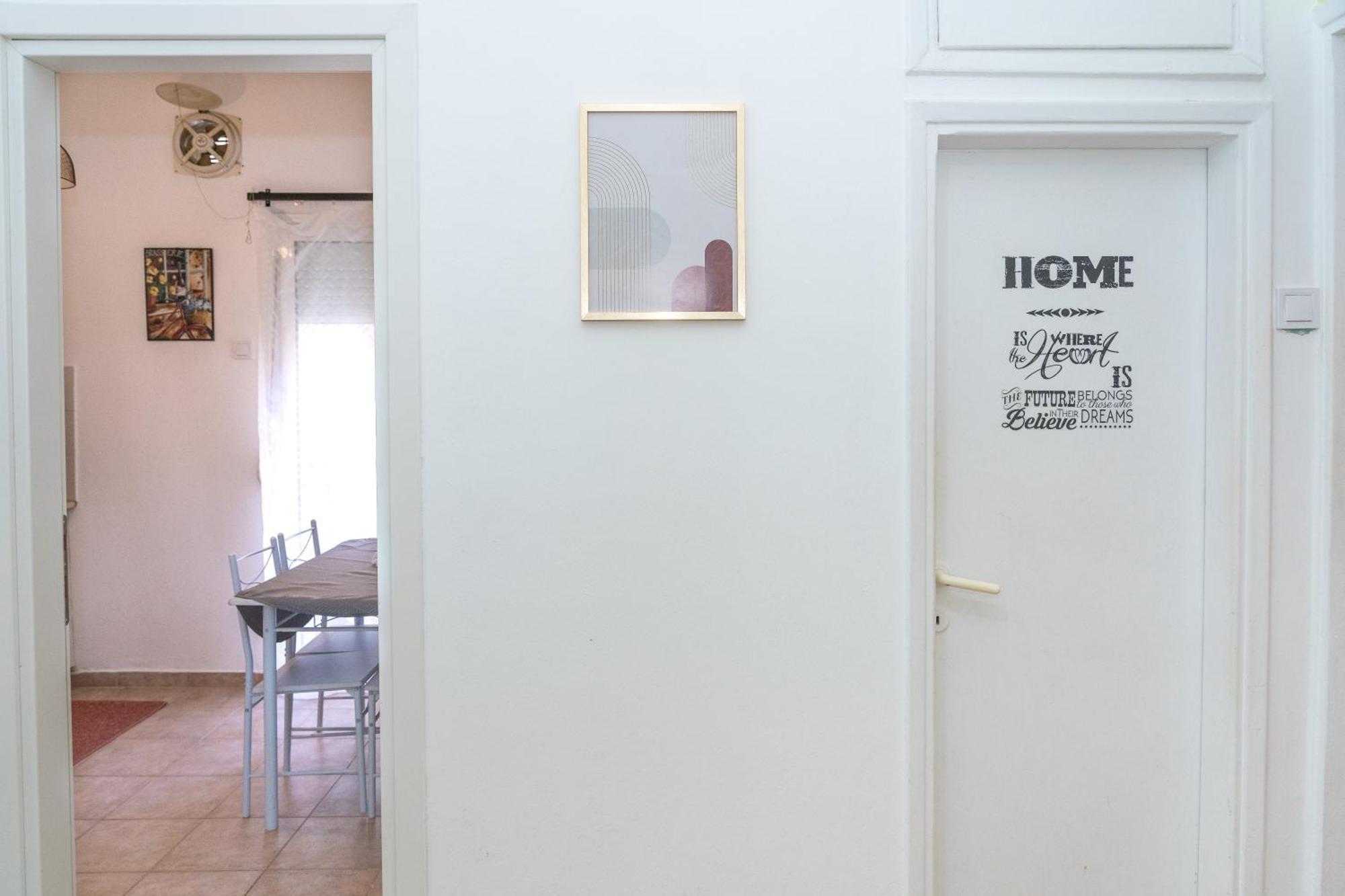 Agias Sofias Promenade Appartement *