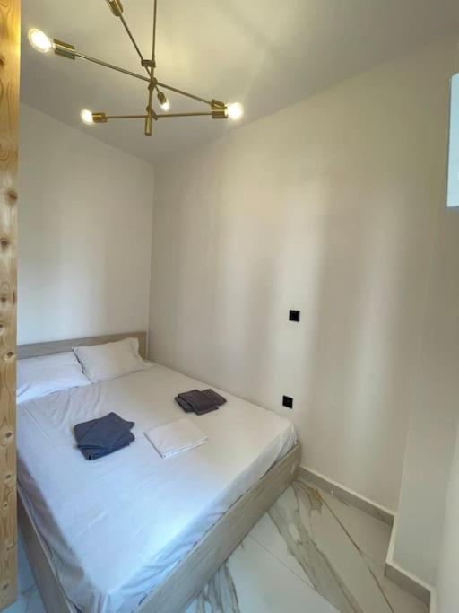 Luxury No1 Ladadika