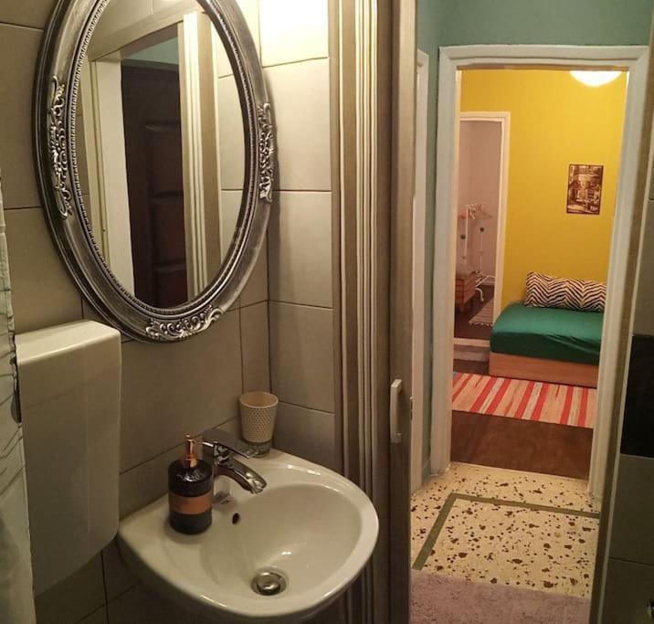 Up To 5 Guests - Cosy Apt In The Center! Daire Selanik