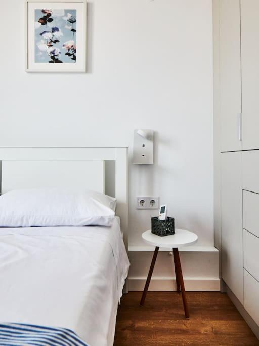 Crispi Luxury & Spacious Apt-sour Sisters Apts *