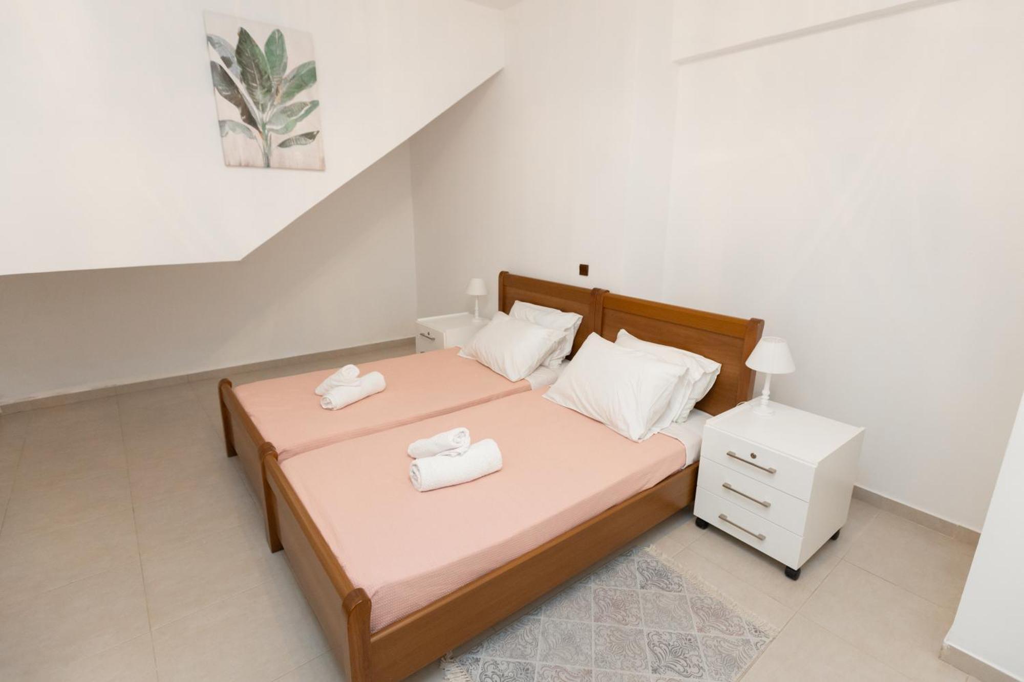 Le Floor Apartment