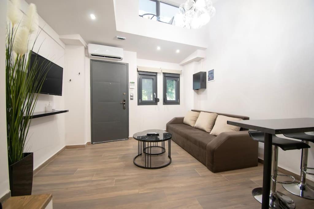 Antigonidon Loft *