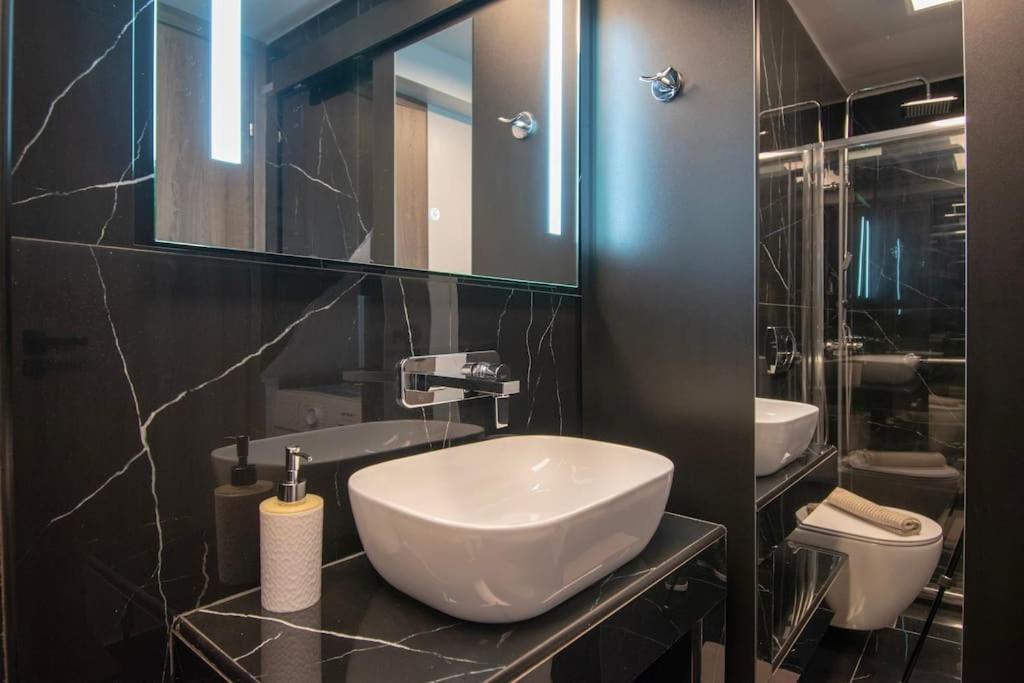 Antigonidon Loft *