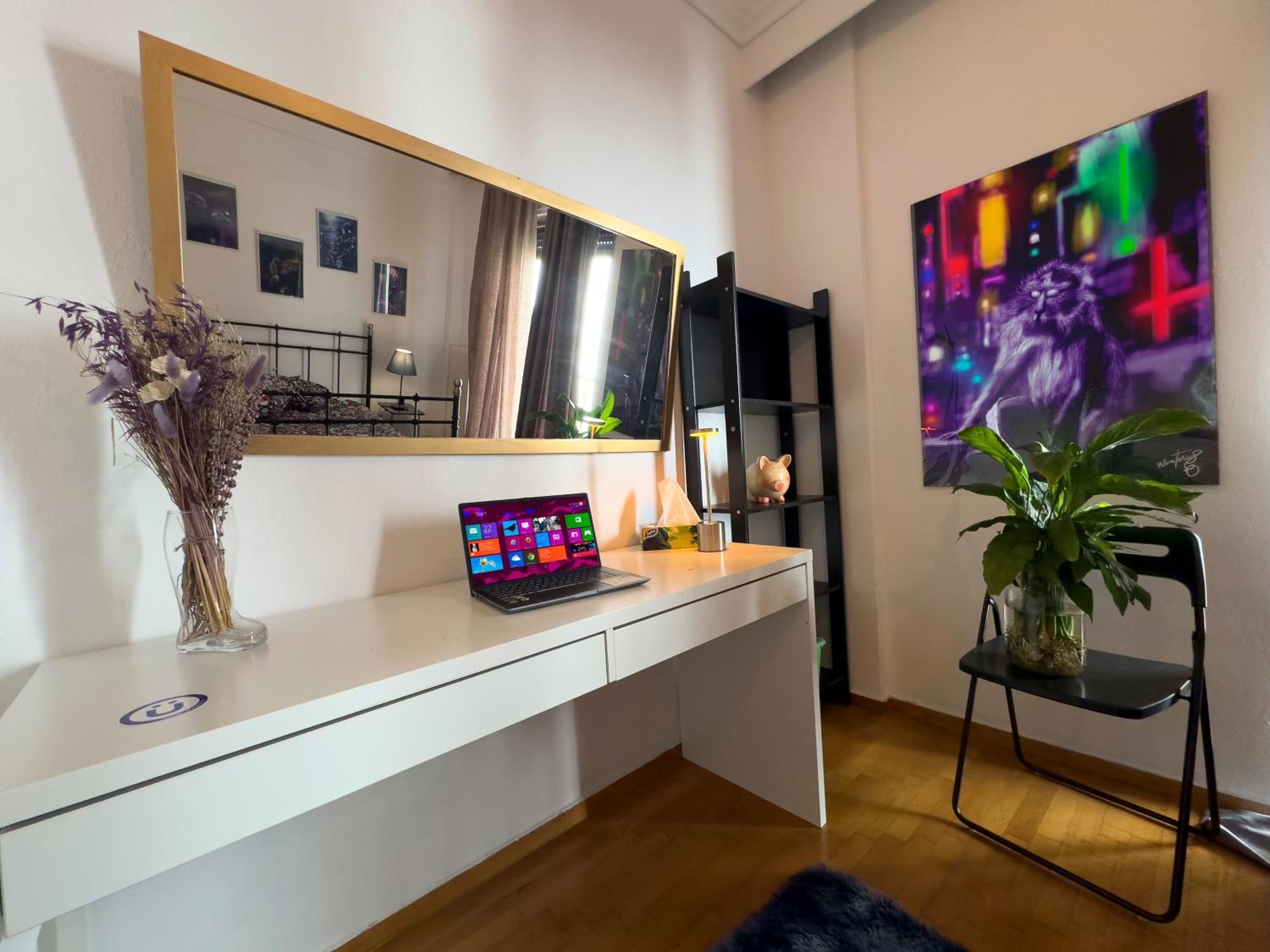 Spacious Artistic Flat With Private Parking Apartamento