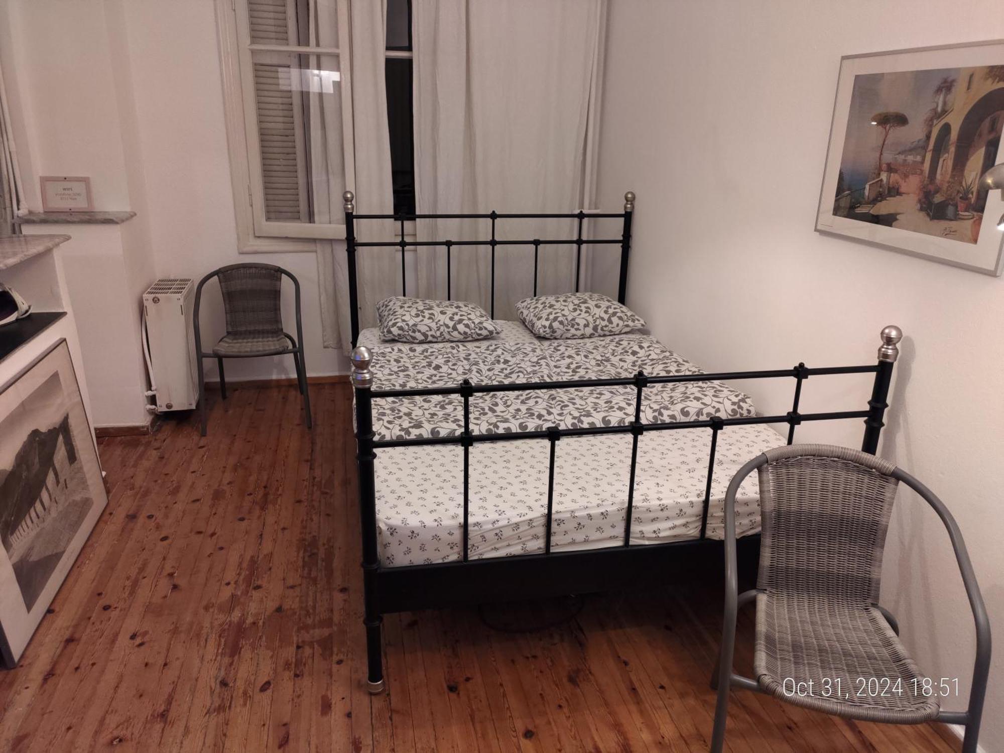 Cosy Open Large By Ruins Helexpo * Thessaloniki