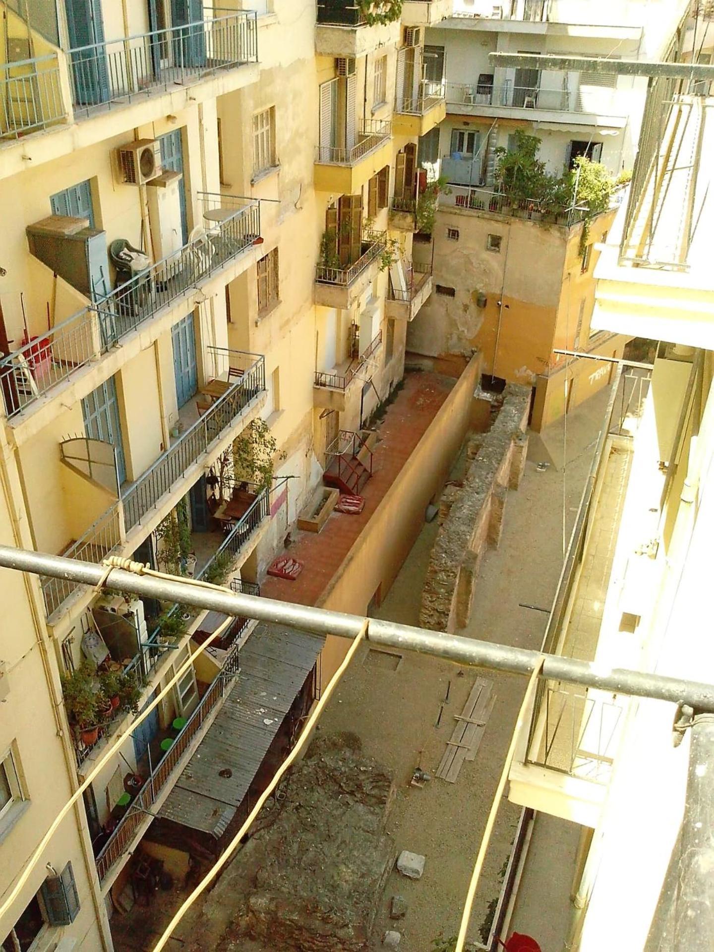 Cosy Open Large By Ruins Helexpo Thessaloniki