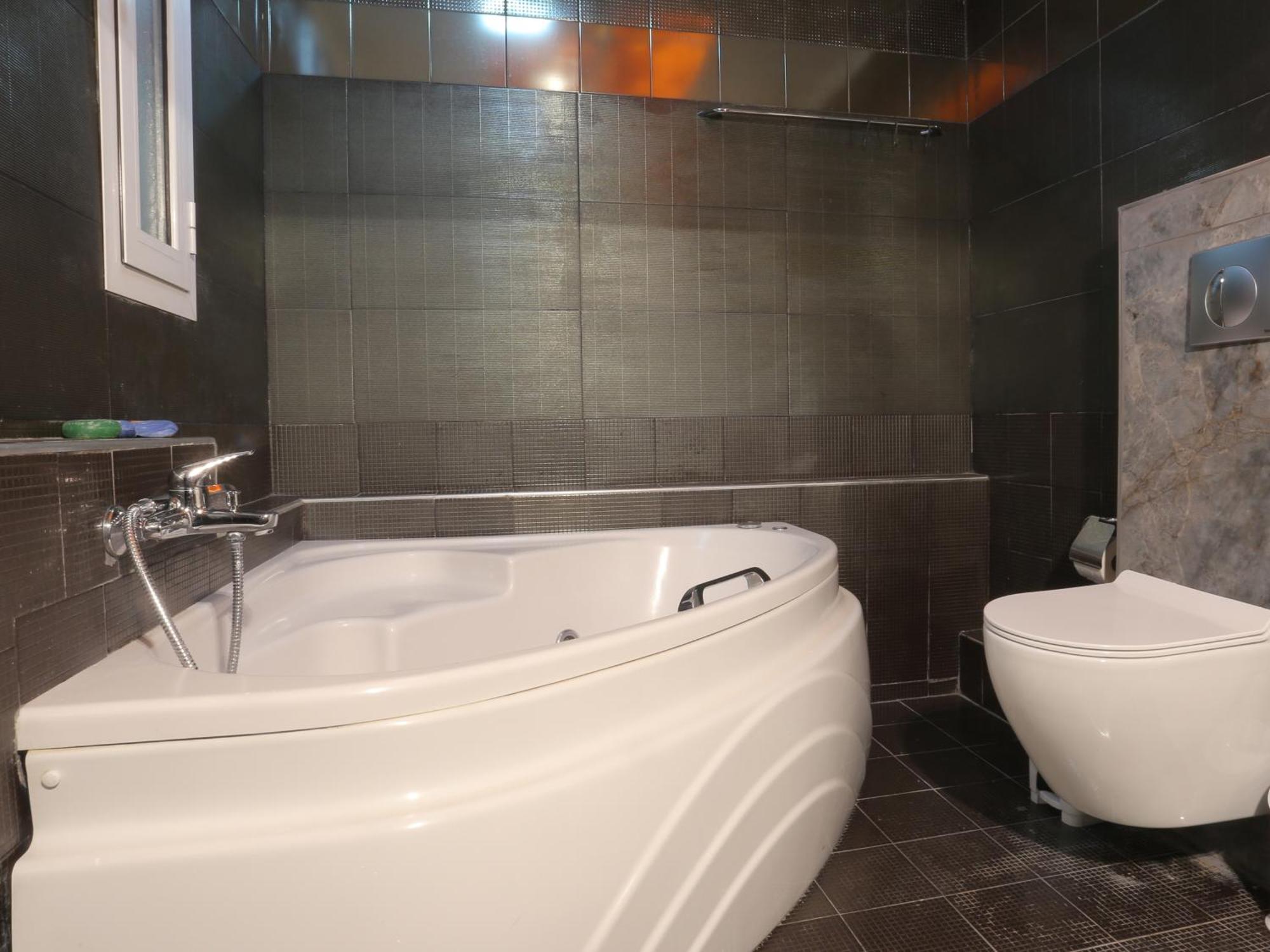 White Tower Family With Jacuzzi - Perfect Hospitality Apartment *
