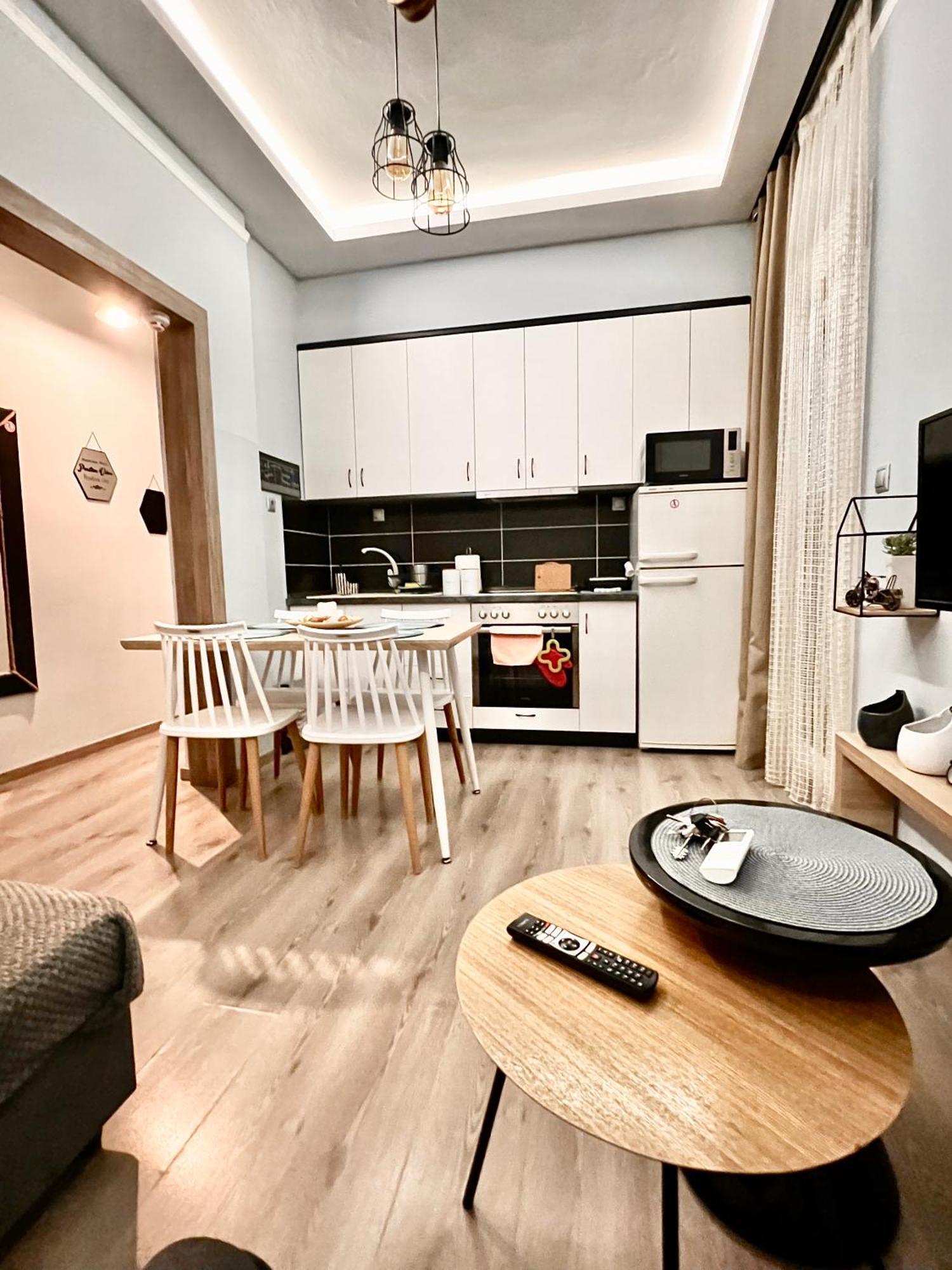 Sonias Central Jacuzzi Apartment,100mbps *
