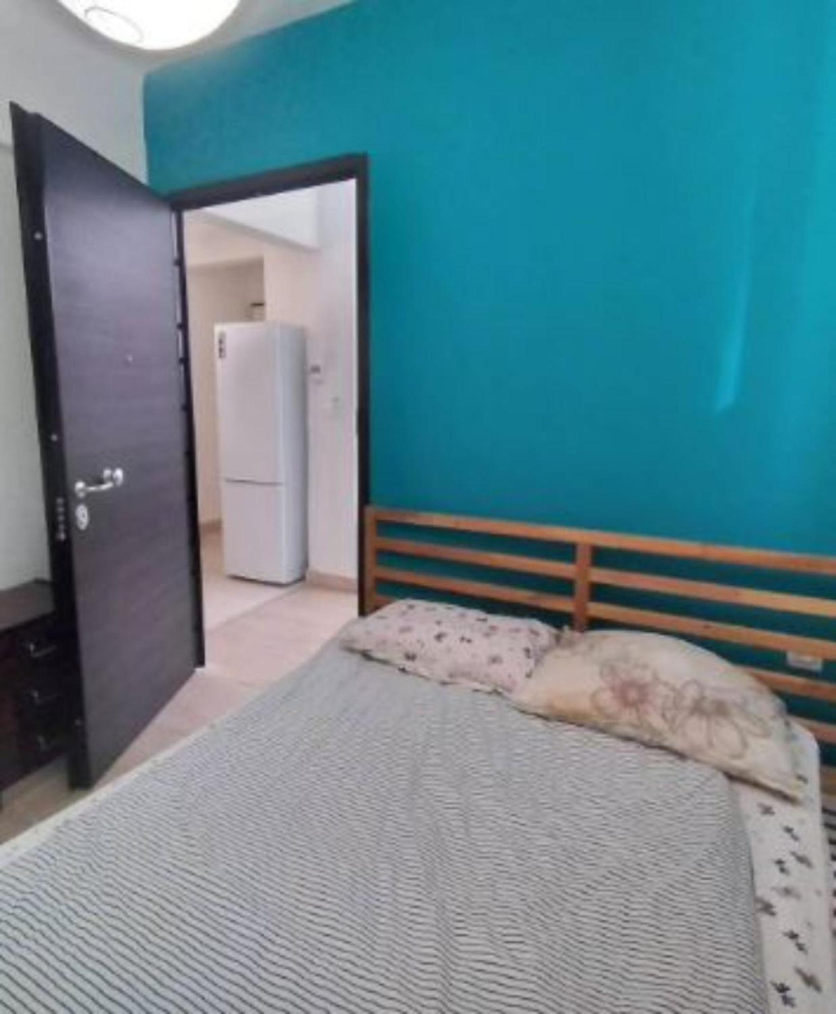 2 Bedroom Heart Of Center Apartment *