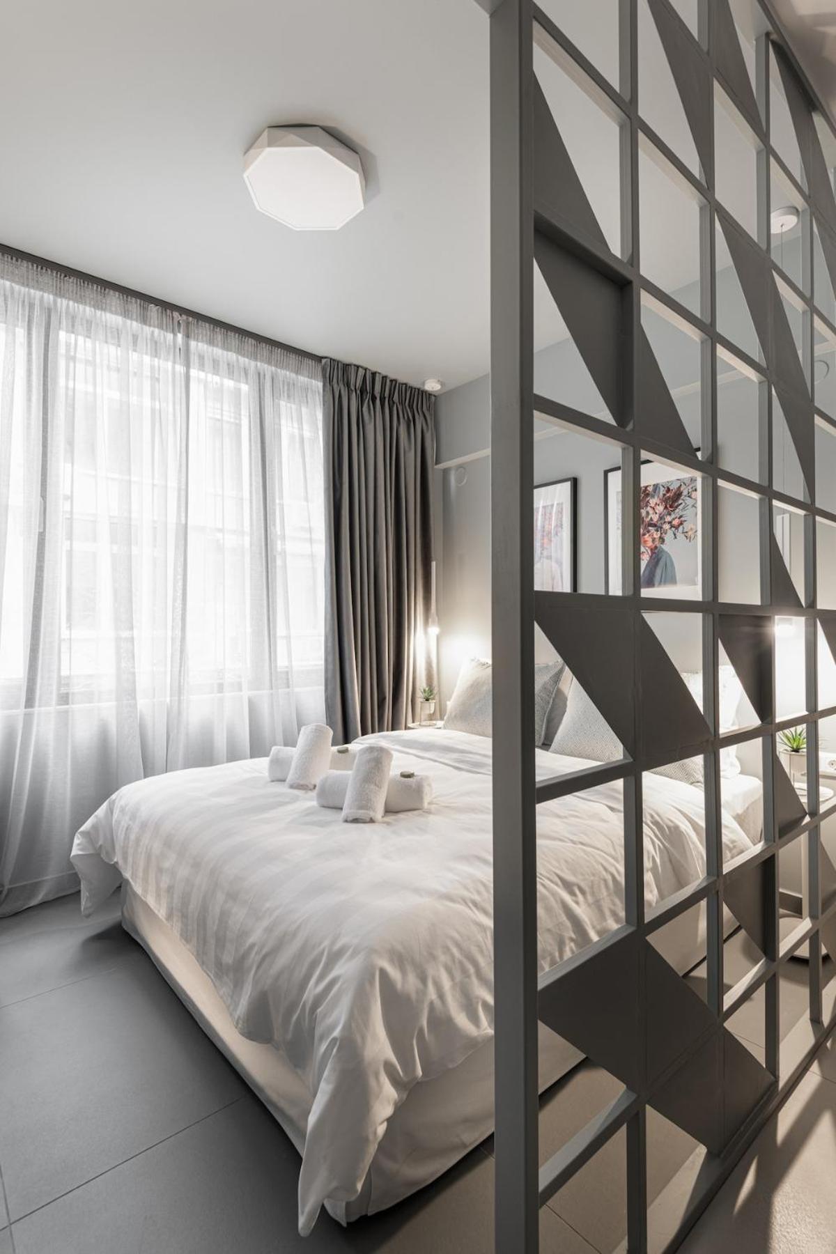 Innovative Trendy Ladadika Apartment