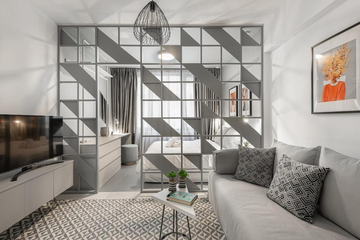 Innovative Trendy Ladadika Apartment *