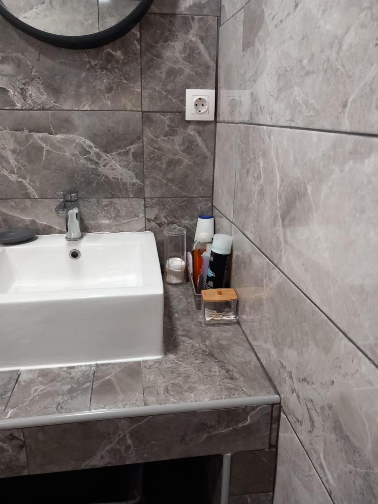 Apartment Closer 