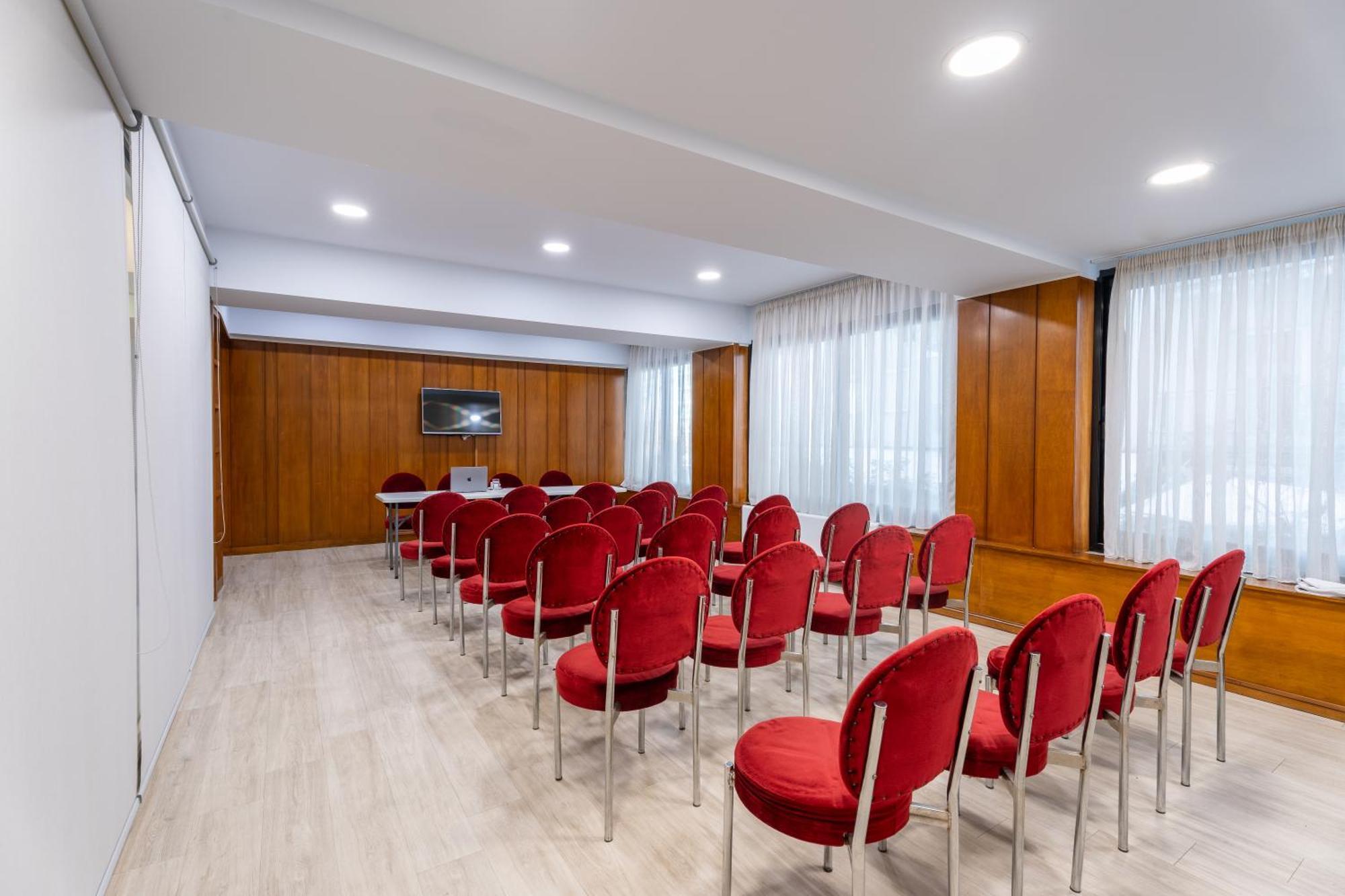 Hotel Queen Olga 3*