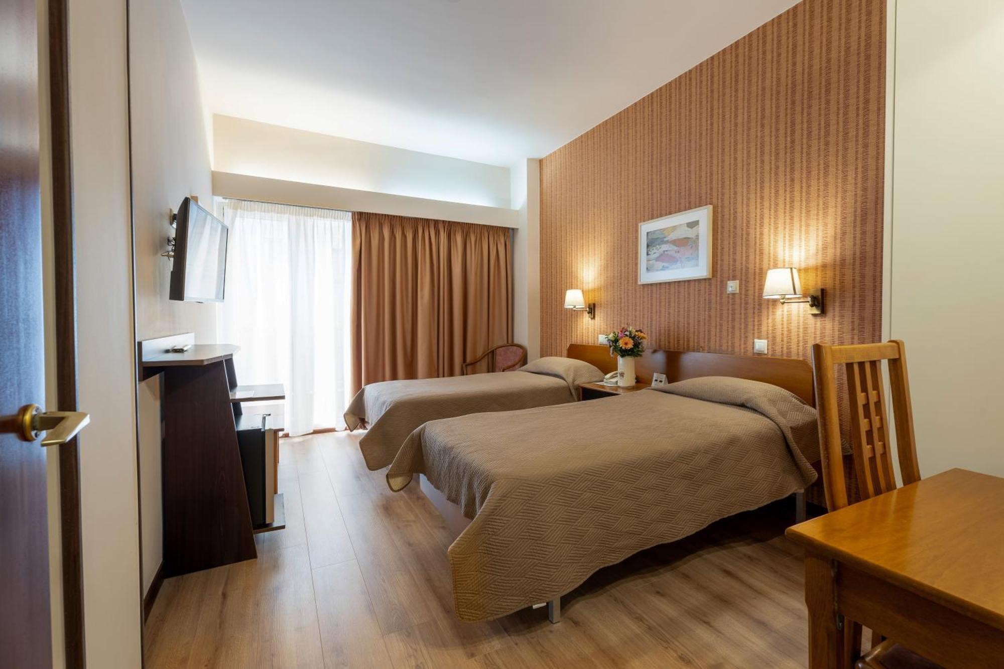 Hotel Queen Olga 3*