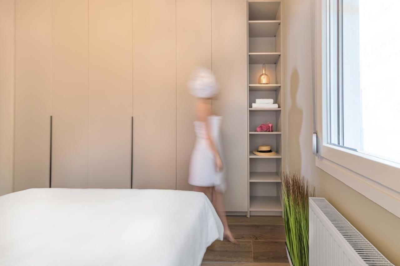 Iconic Salonica Seafront Apartment